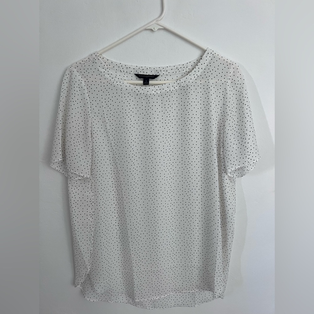 Small Banana Republic Short Sleeve Blouse White w/ Black Polka Dots